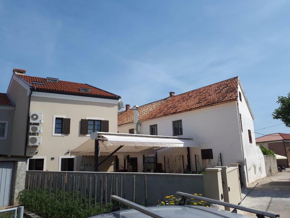 Apartments Mihael Nin Exterior foto